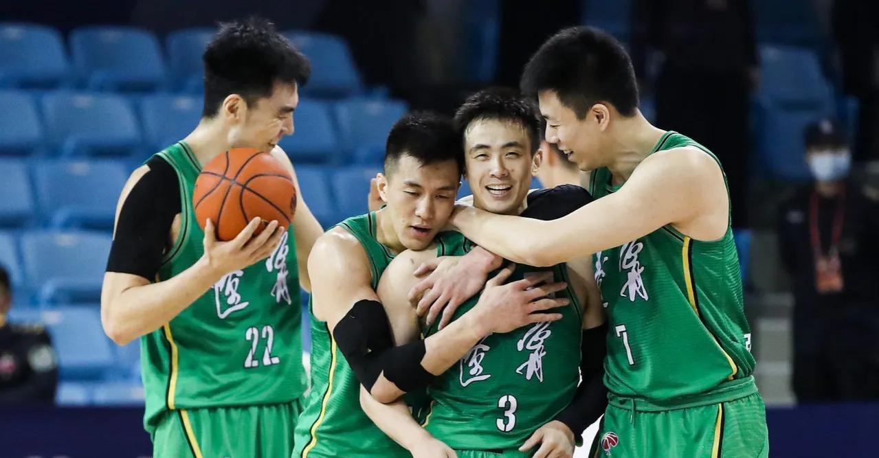 辽宁队亏大了！郭艾伦获最新职务，杨鸣也不行，球迷大力支持郭艾伦转会广州队