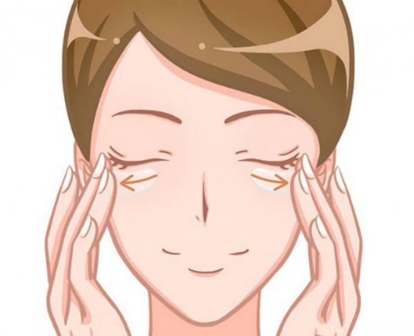 怎样防止眼部肌肤衰老, 简单方法轻松去除皱纹