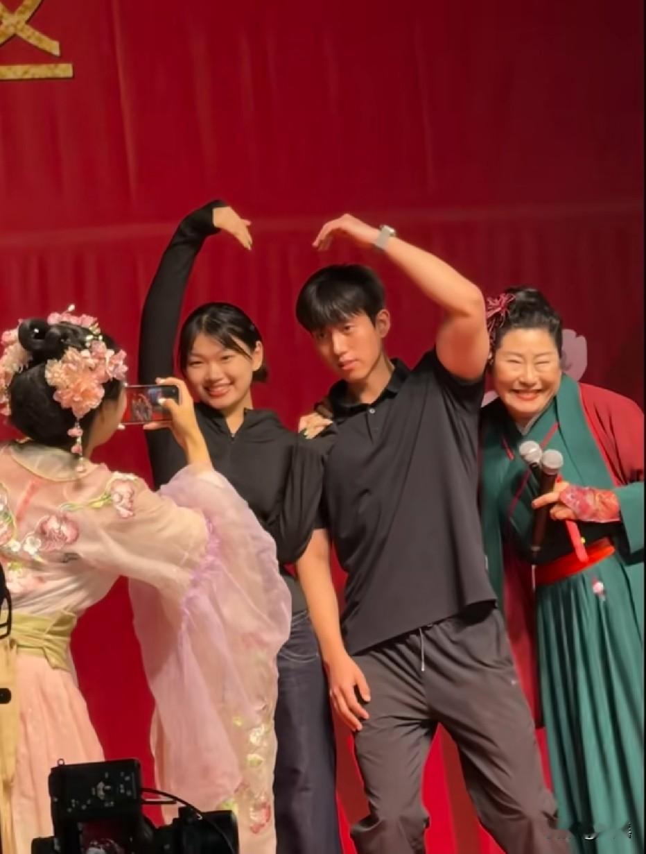 其实男生并不是说都会选择多好看的，像这种生命力很强的女生并不比漂亮女生差