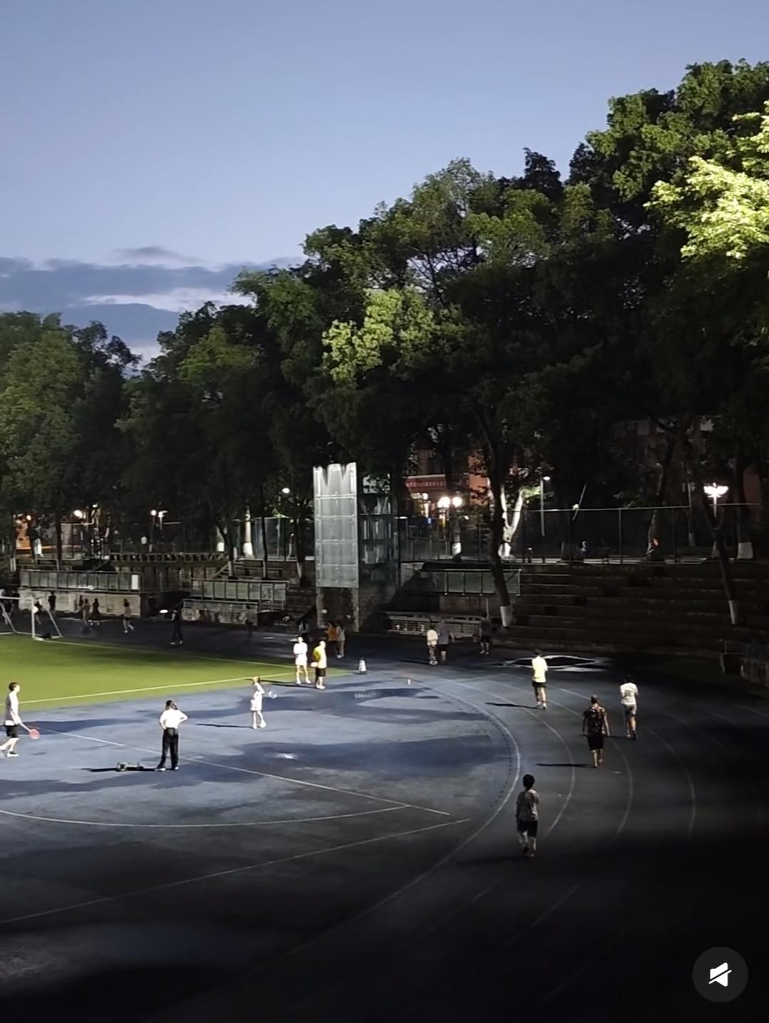 踩过大一的坑才明白那些没人亲口告诉你的大学真相每一条都扎心又真实1、自