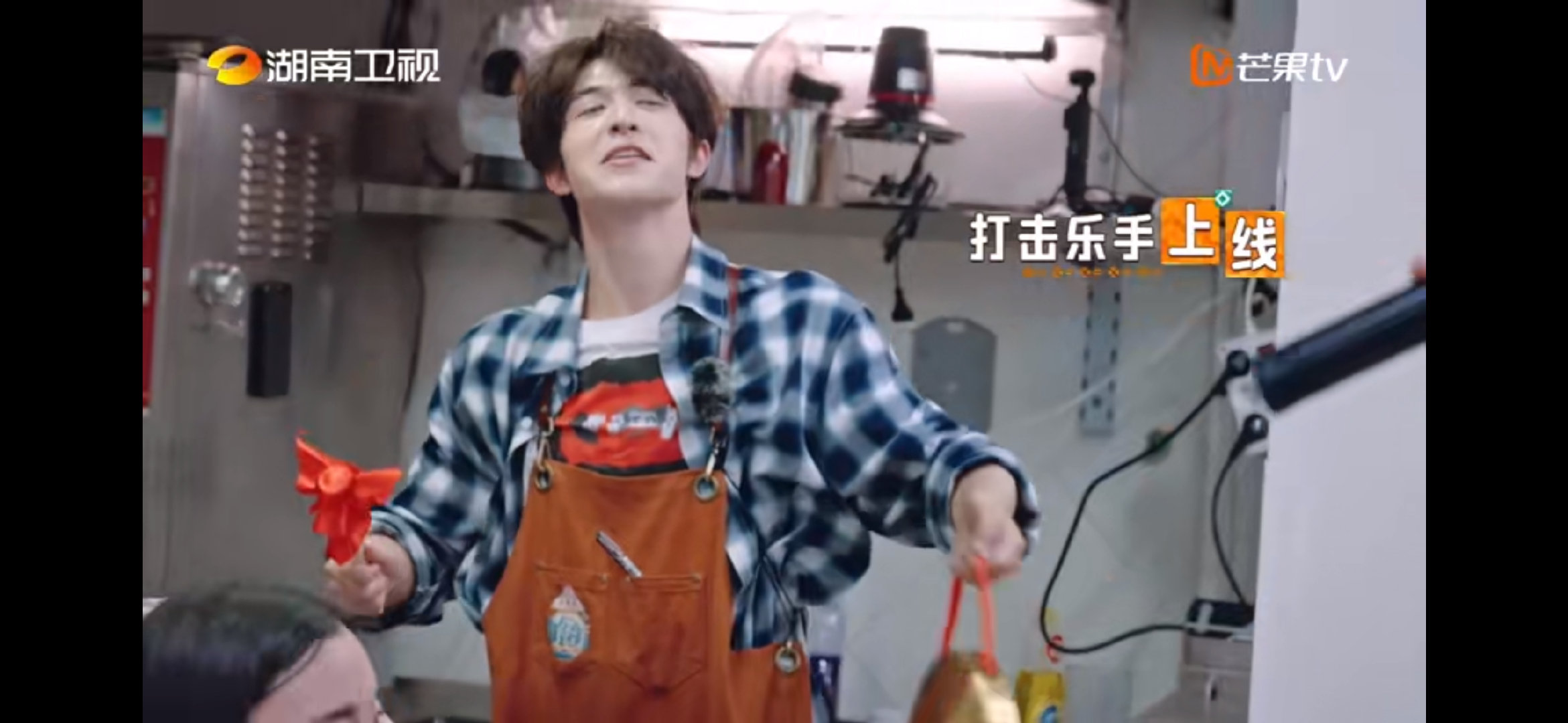 黄晓明唱上海滩浑身都是戏中餐厅中餐厅名场面丁禹兮的冯程程也太可爱了吧！和晓明哥