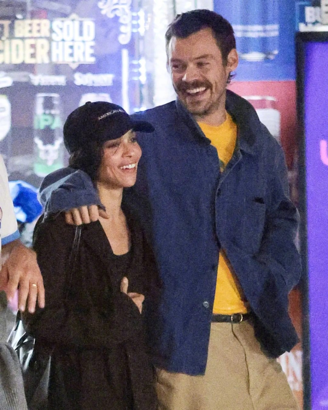 欧美八卦新闻，哈卷HarryStyles和佐伊ZoëKravitz一起现身