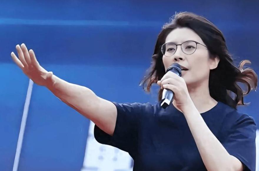 郑丽文今日上任，这发言也太有气势了！郑丽文的就职演讲听起来真的很燃