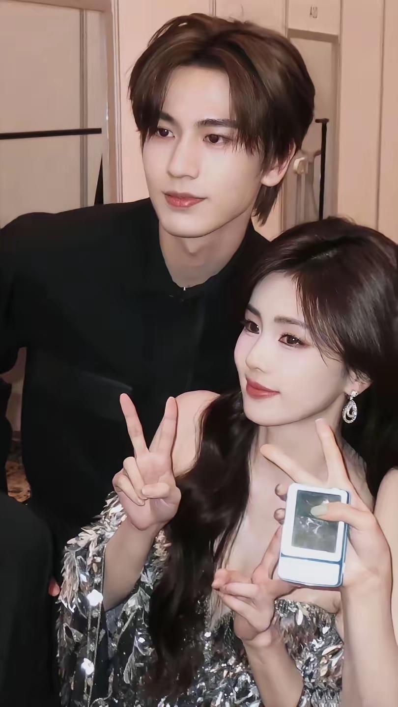 白鹿的翻脸，才是成年人最清醒的体面终于懂白鹿为何当众甩脸张凌