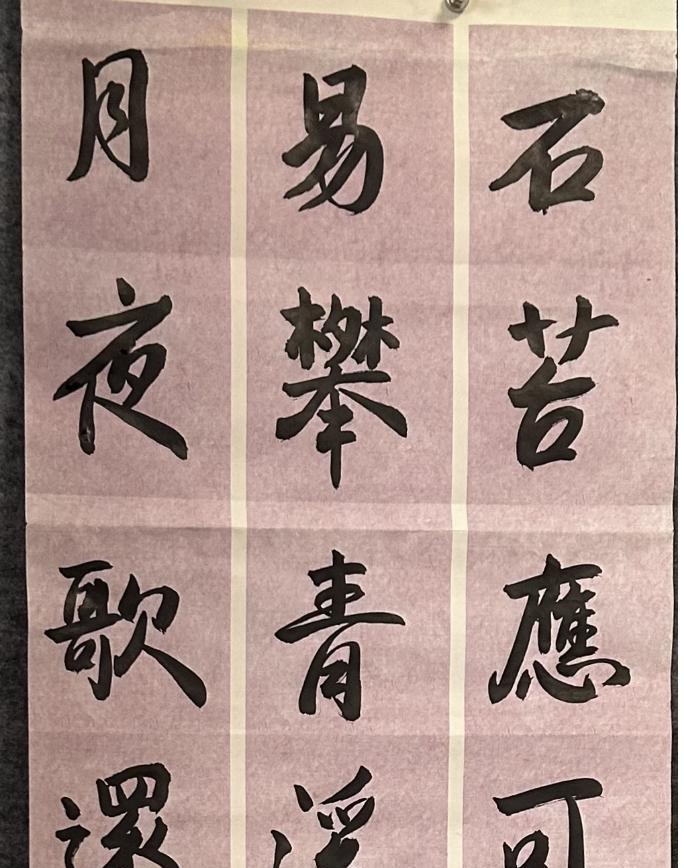 电视台的节目没人看了；上海电视台发不出工资了；主持人都在抖音、小红书上直播！