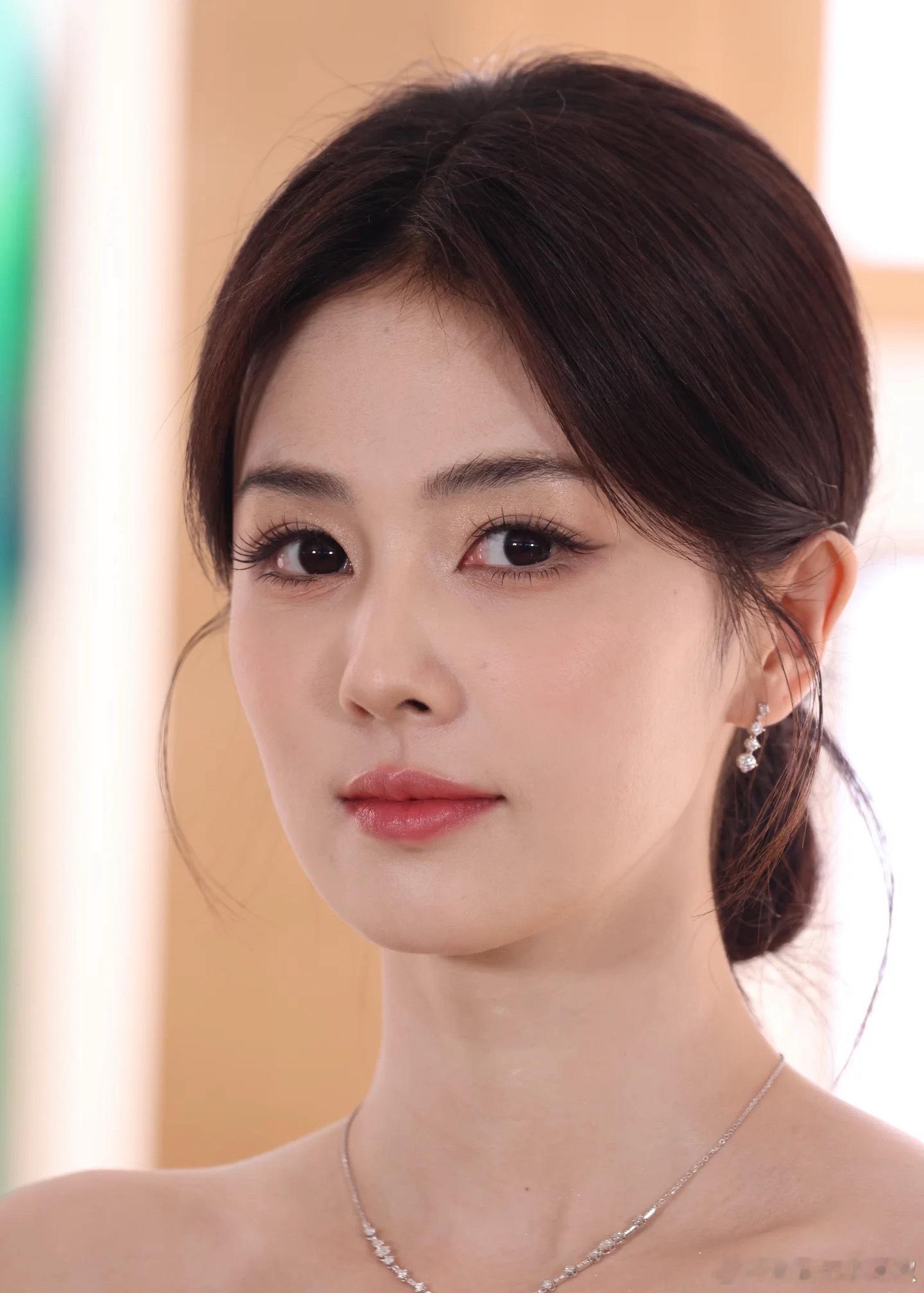 白鹿无滤镜直出，这图生到不能再生了