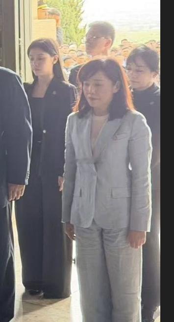 人群中的尹乃菁4月8日，上午，南京，中山陵【重发一次】郑丽文大陆行未来5天参访三