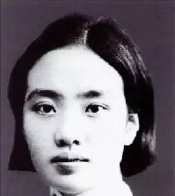 1978年，党组织派人找到浦安修，向她移交了补发给彭德怀元帅的48000元工资稿