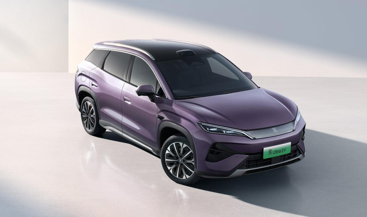 3月5日，比亚迪宋Ultra EV开启预售，新车推出4款车型，预售价15.5-1