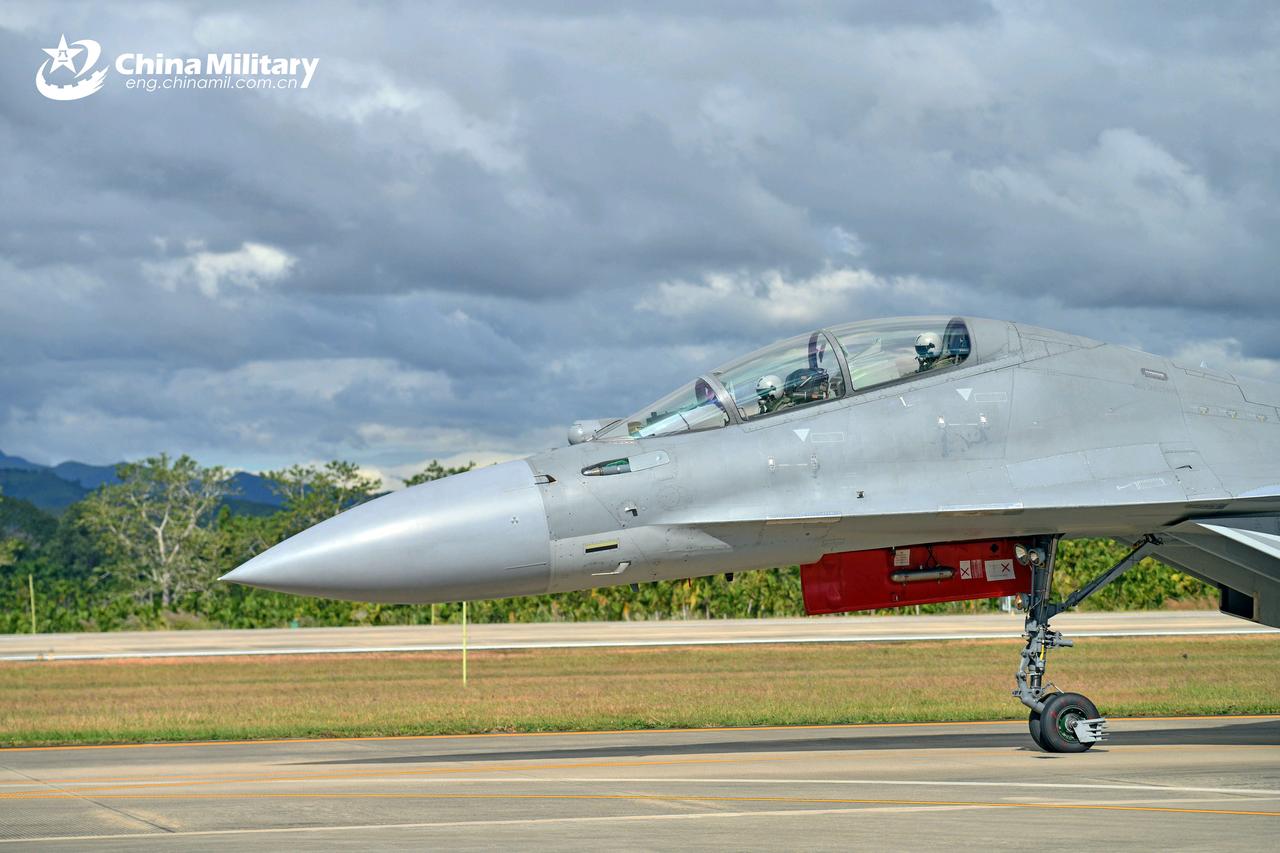 好图欣赏！海南岛上的歼-16
