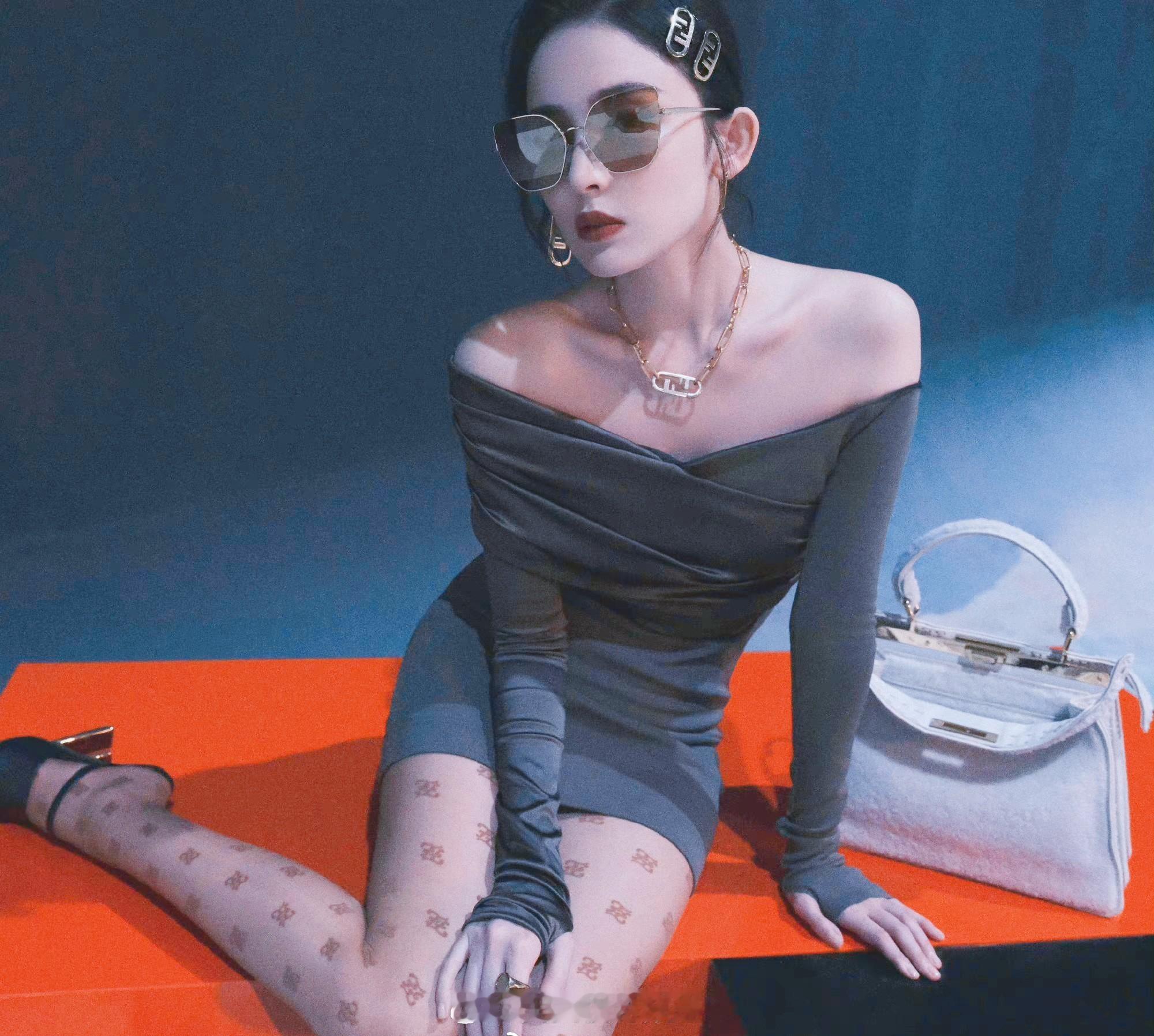 古力娜扎美腿写真