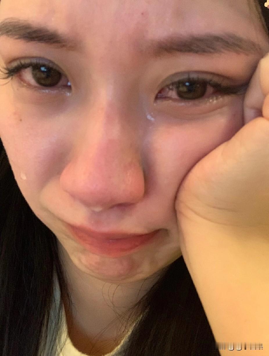 泪目了[哭哭]！谁看了山东这位老人的事能不心疼啊！独生女儿陪着重病的她熬了七
