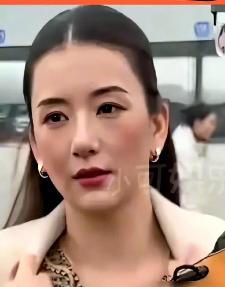 郭富城这操作，真是把豪门算计玩明白了！宁愿每个月花10万给岳父母租豪宅，一年就是