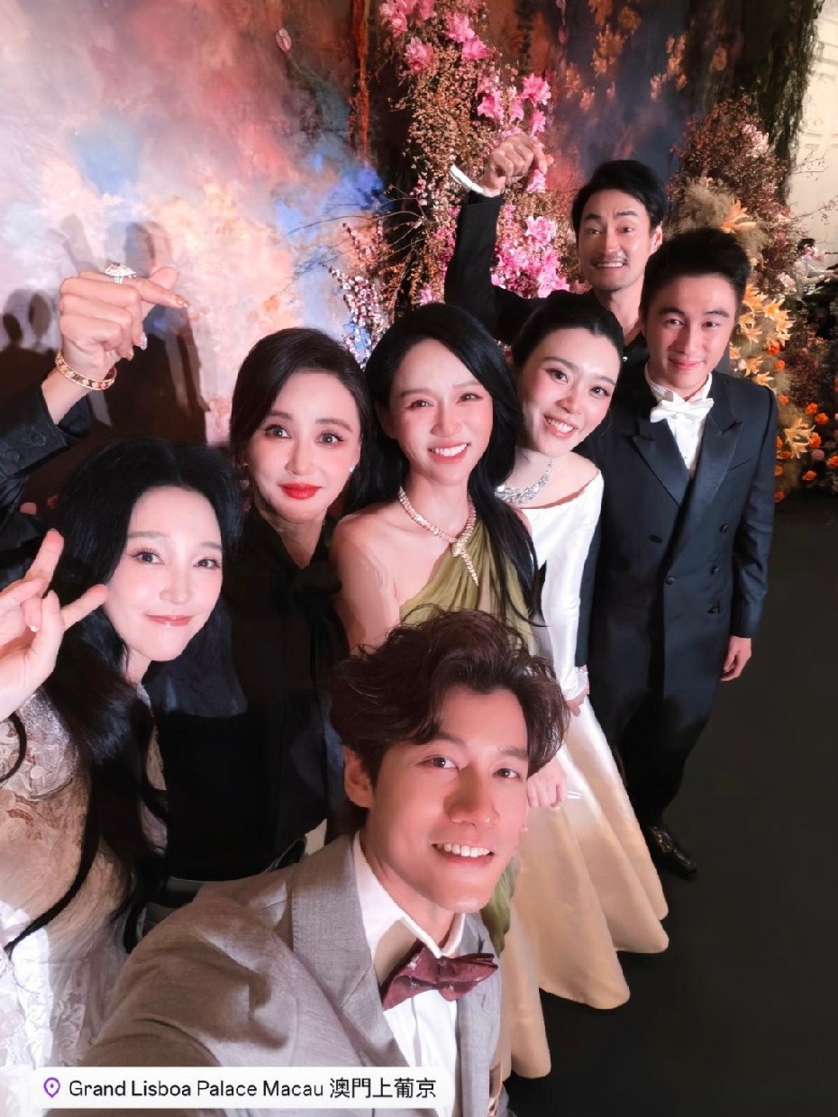 陈乔恩老公晒出奚梦瑶答谢宴合影，她们都是老朋友了！其中陈乔恩和袁弘，是和奚梦瑶录制过综艺节目《我们来
