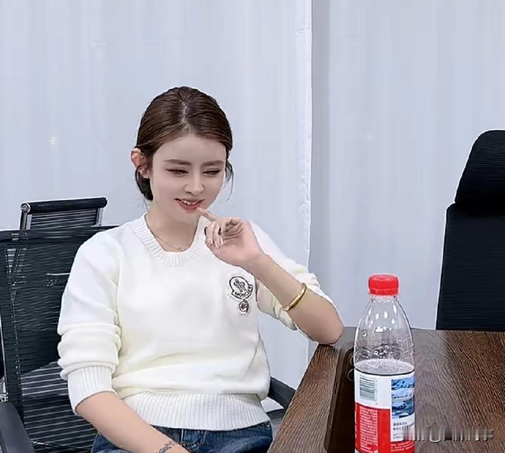 深圳磊磊夸仙家已经天下无敌了，嘲讽刘二狗不会变形不会卖货！