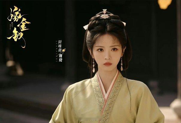 田曦薇这两个角色演得也太同质化了吧，根本看不出有什么区别，感觉不到气质上的变化