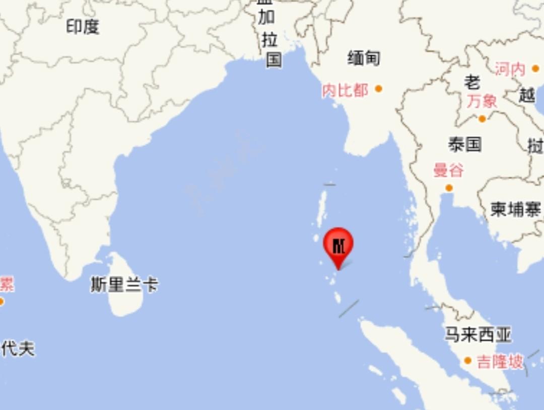 你看印度，一口气砸90亿美元，要在大尼科巴岛上建全球最好的港口和机场，紧贴着马六