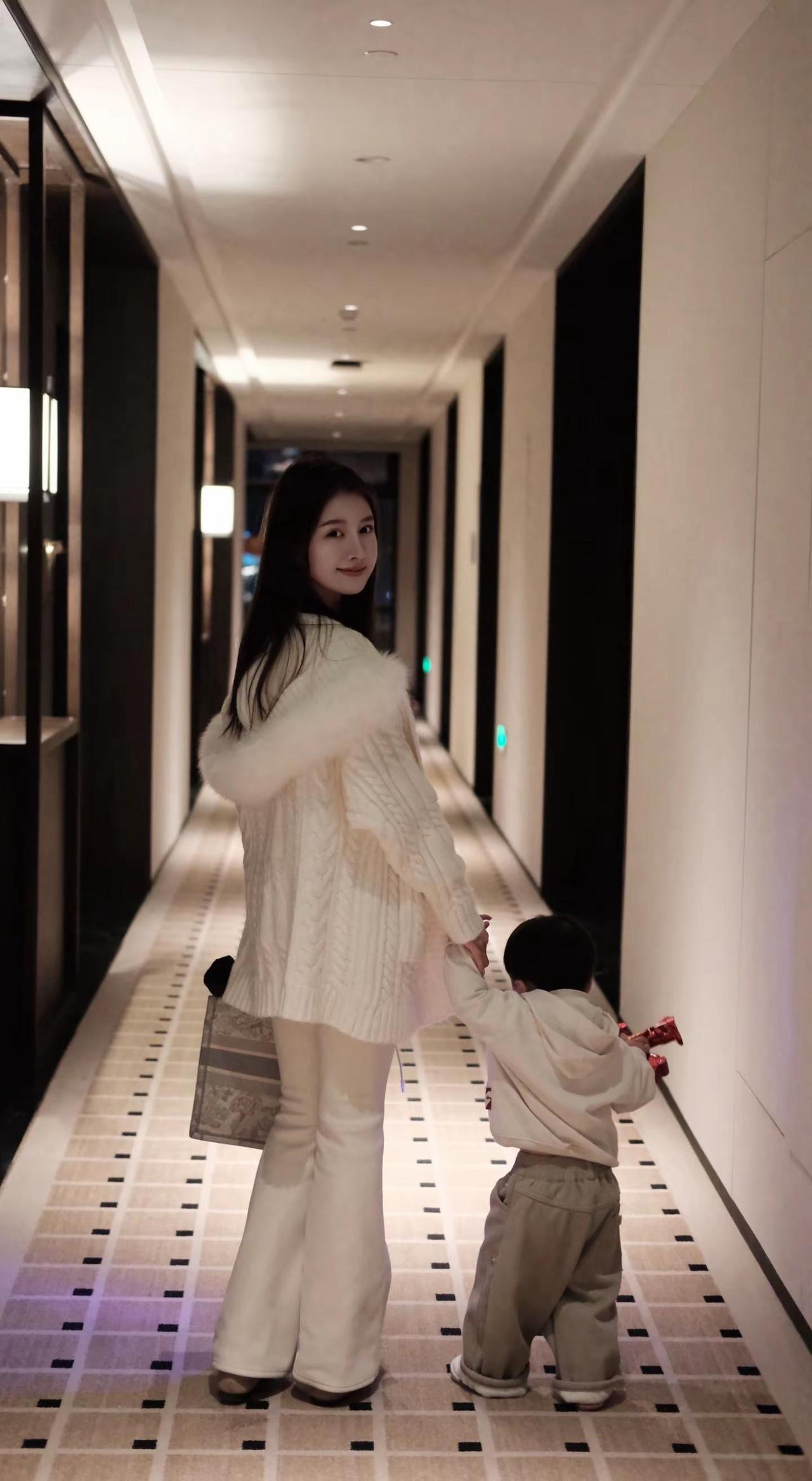 我有家了我有孩子了哈哈哈