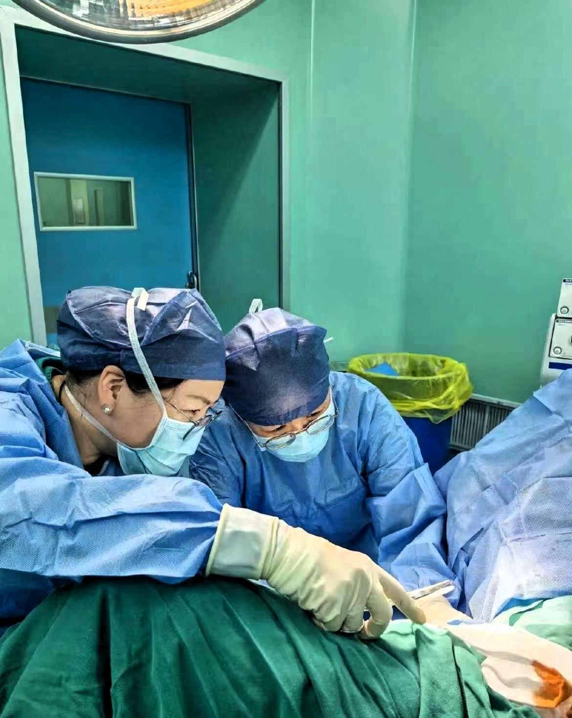 浙江宁波42岁余女士因下身私密处瘙痒不适，她却因为思想保守，觉得这类问题比较隐私