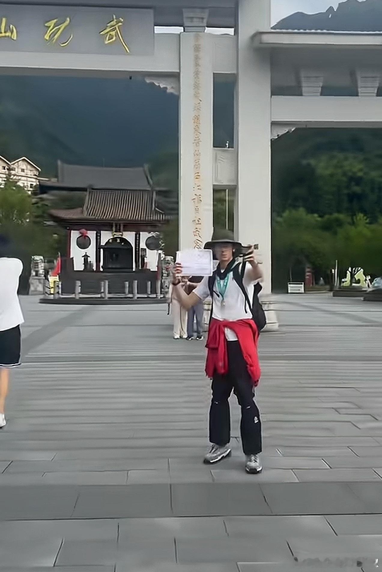 世界纷纷扰扰，王涛在做环保，日子过的倒也清闲​​​