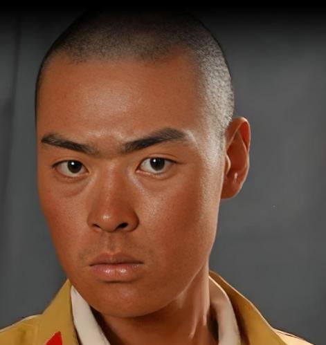 演员李幼斌曾说，拍摄亮剑，张桐扮演我的勤务兵，也就是魏和尚，他年轻，却会抢戏，想