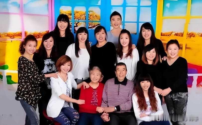 山西一对夫妻，生了11胎全是女儿，丈夫眼看妻子生不出儿子，无奈决定放弃，谁料，1