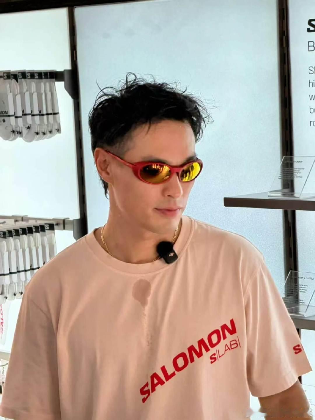 运动对一个人的改变有多大汗水不会辜负每一份坚持，运动雕琢外形，丰盈内心。告别自卑
