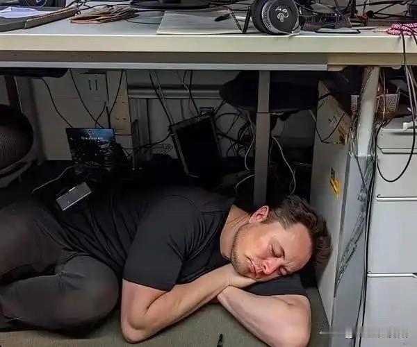 马斯克发布一则公司招聘信息，要求中文为母语，关键开的工资太诱人了……工资是
