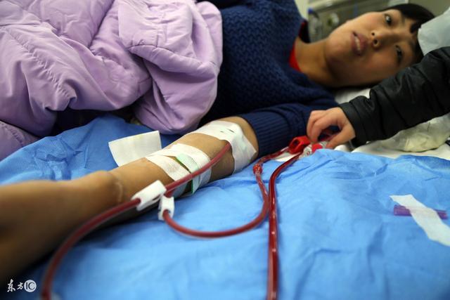 18岁男生高烧昏迷, 竟查出尿毒症! 医生痛心疾首: 这些习惯害了他