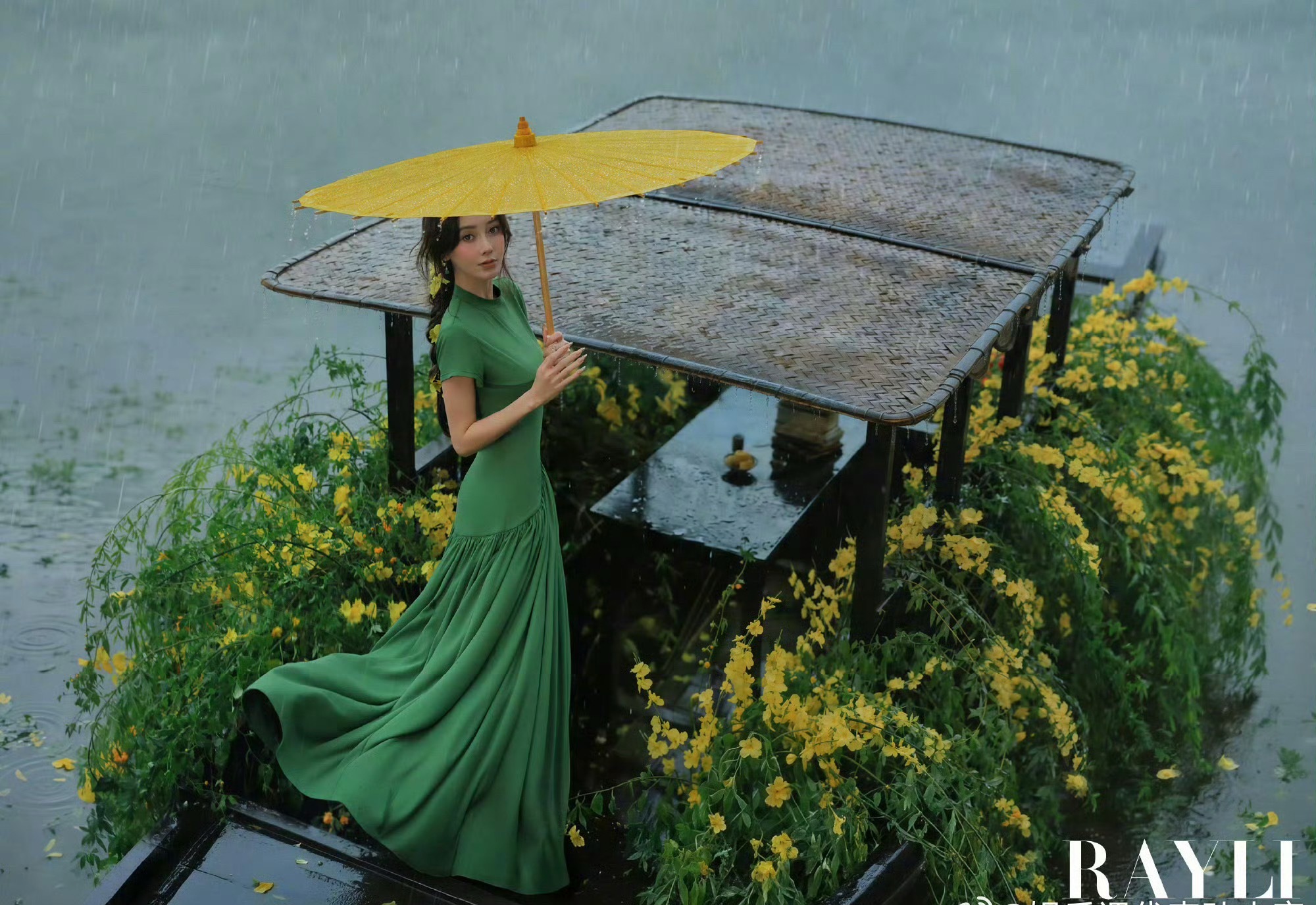 陈漫拍Angelababy江南烟雨，只此青绿，哪位艺术家不会为为她的缪斯女神倾