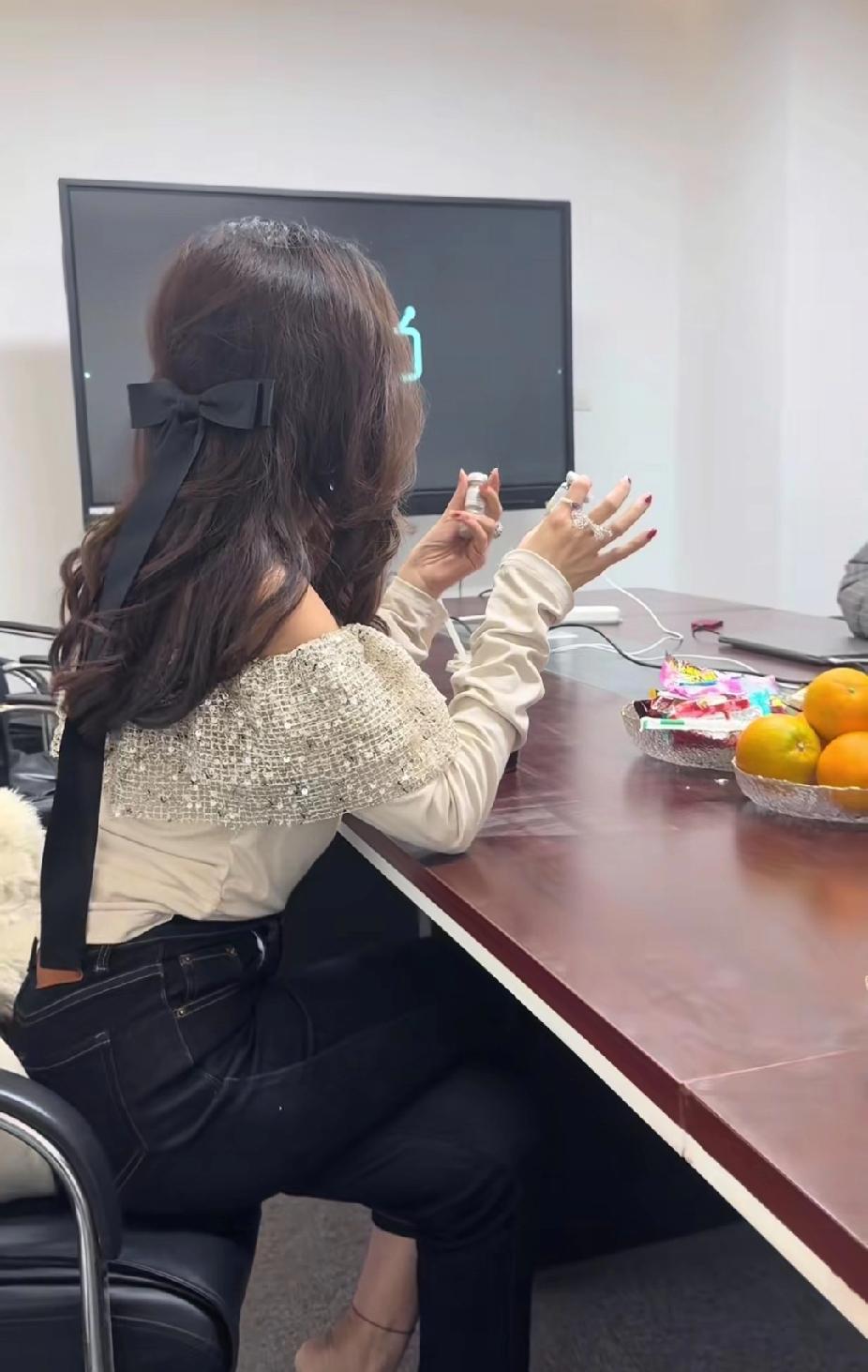 山东烟台刘女士偷梁换柱，买a退b涉案金额达9万多，225个快递已经归案，最新的消