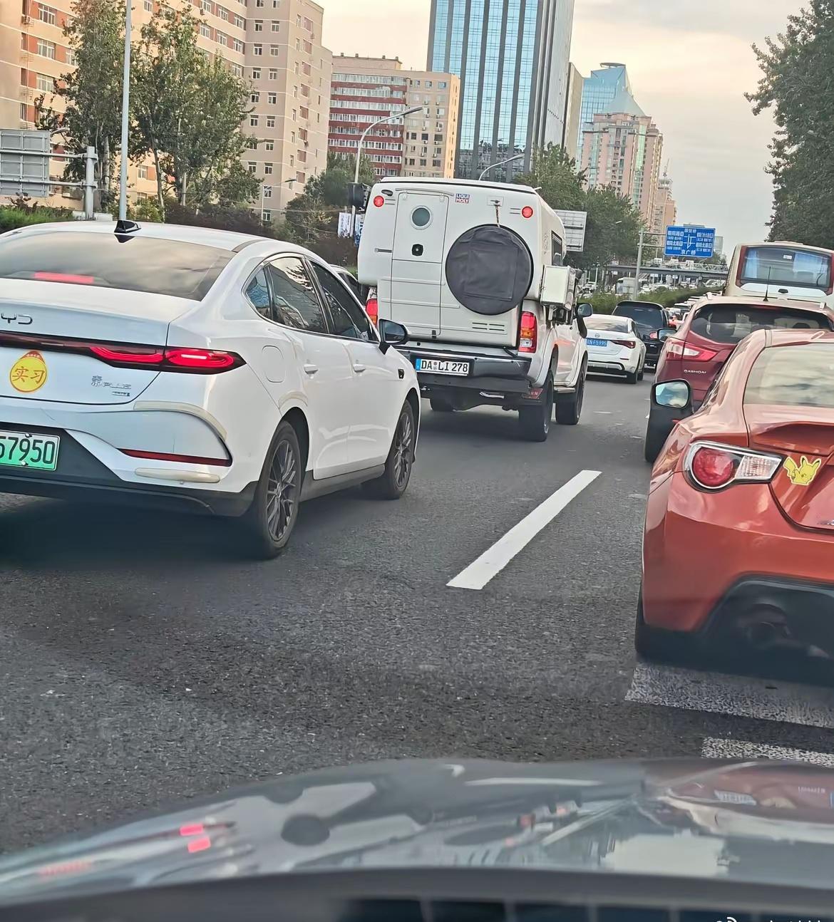 现在老外也开始搞自驾游中国行了……