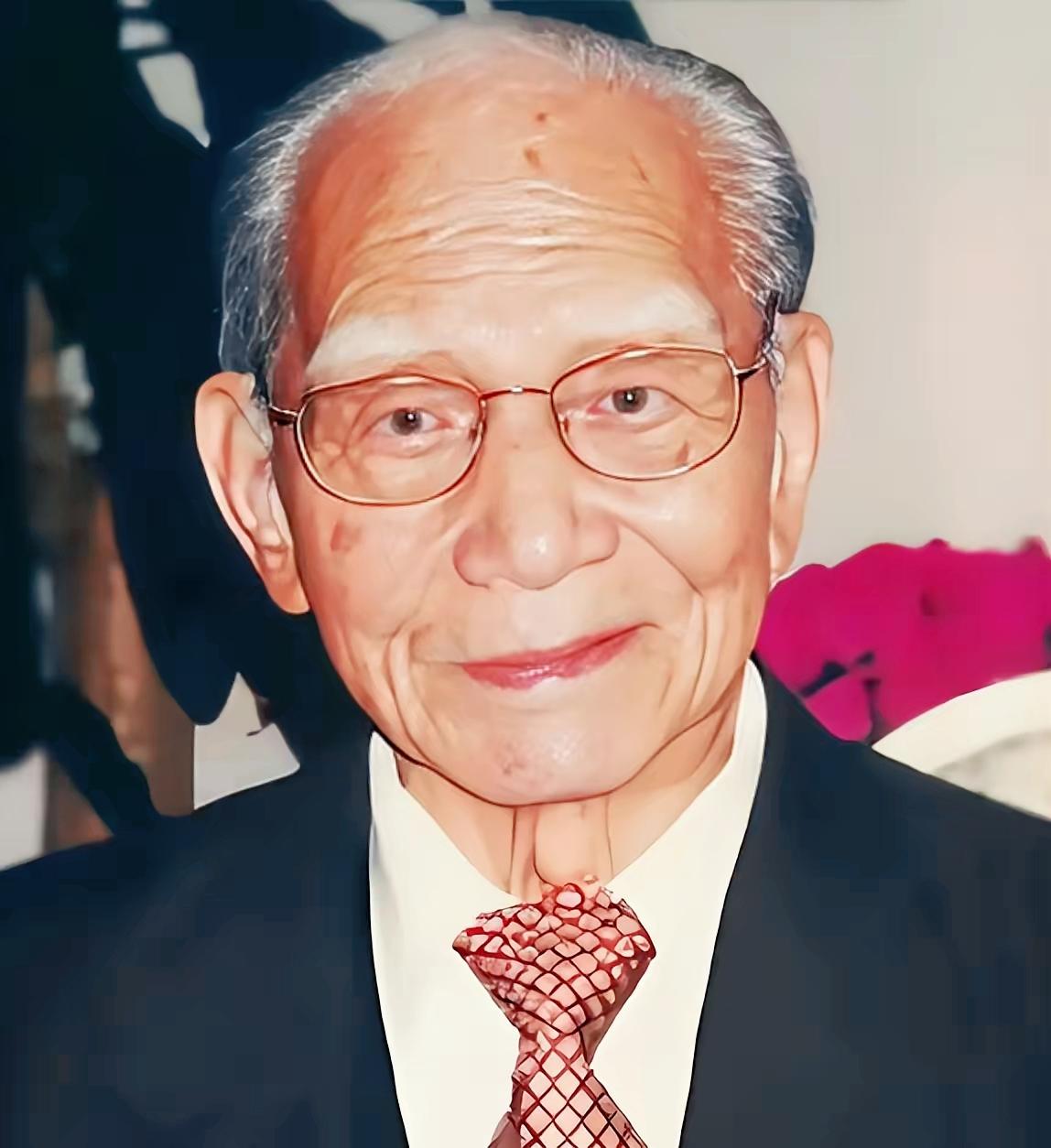 1949年，一名被俘的国民党副师长见到我军团长过来，立刻大喊：“老同学，我是自己