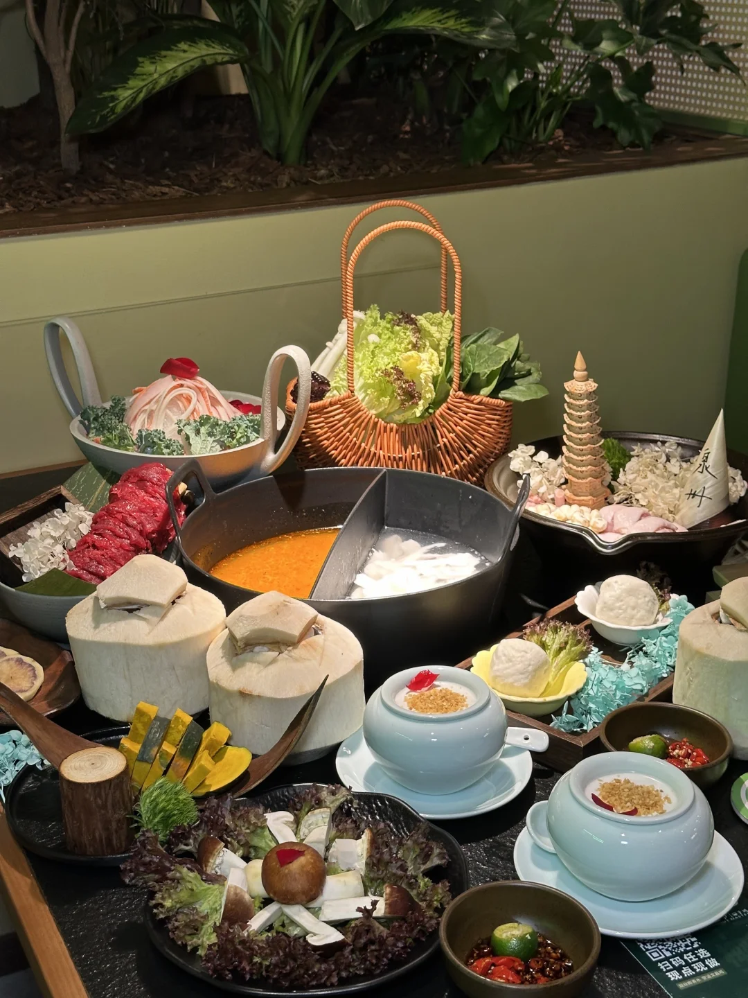 泉州探店｜椰子鸡控必冲！现砍椰子水煮鸡绝了