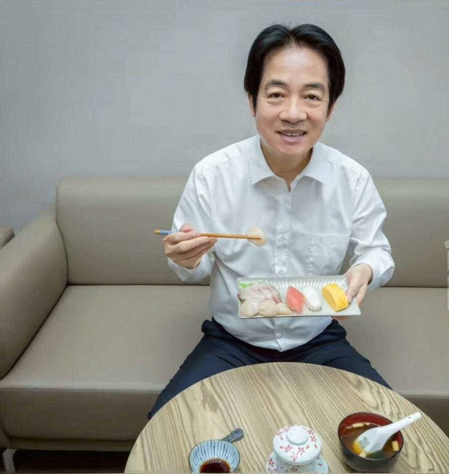 台湾的赖先生吃个午餐都不不忘记显摆一下，因为吃的不是中餐美食，而是日本料理。