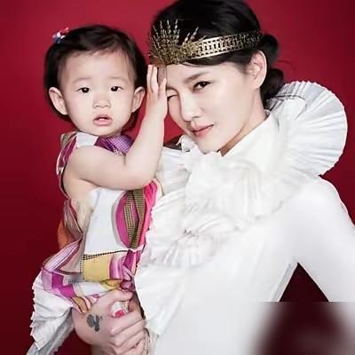 这才是大S​不让汪家曝光孩子的原因！​她曾经的博文:害羞的玥儿，每天做一