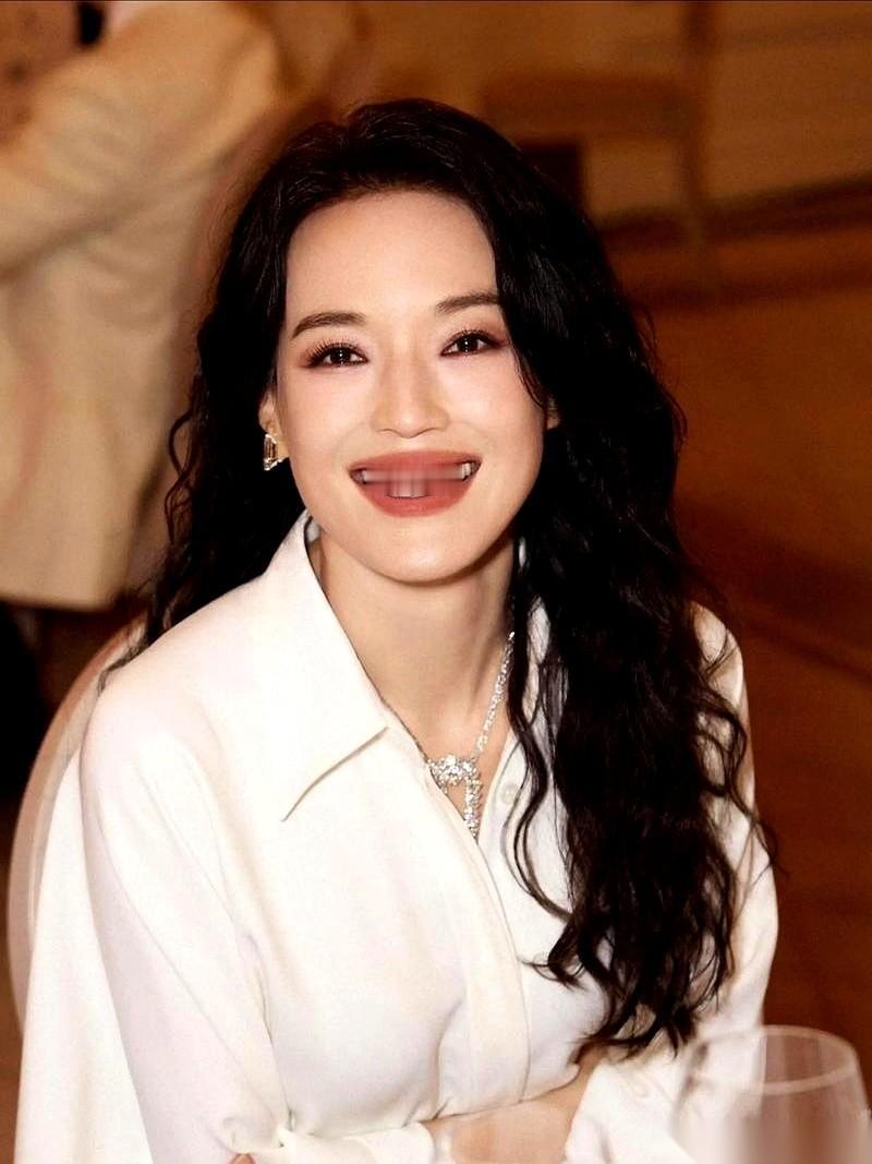 舒淇一句话，直接掀了婚姻的底牌：男人离，为了性；女人离，为了钱。这话很扎心，但