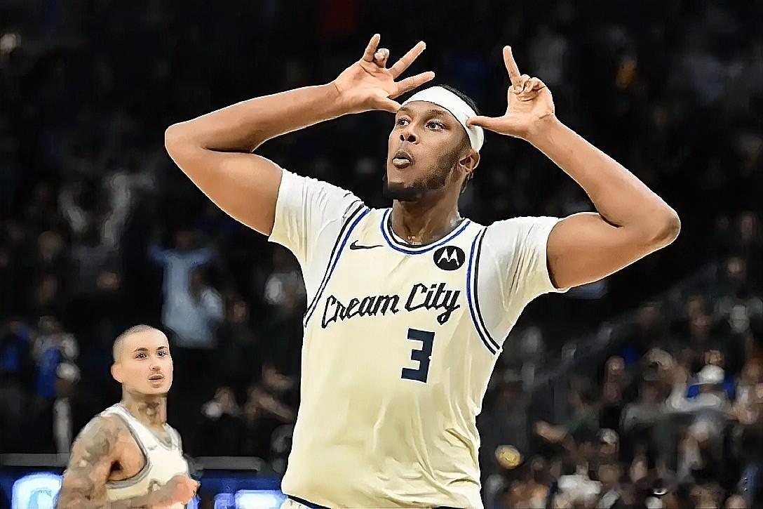 雄鹿新援特纳说出了大实话！近日，特纳在接受记者采访时谈到赛程问题表示：“NB