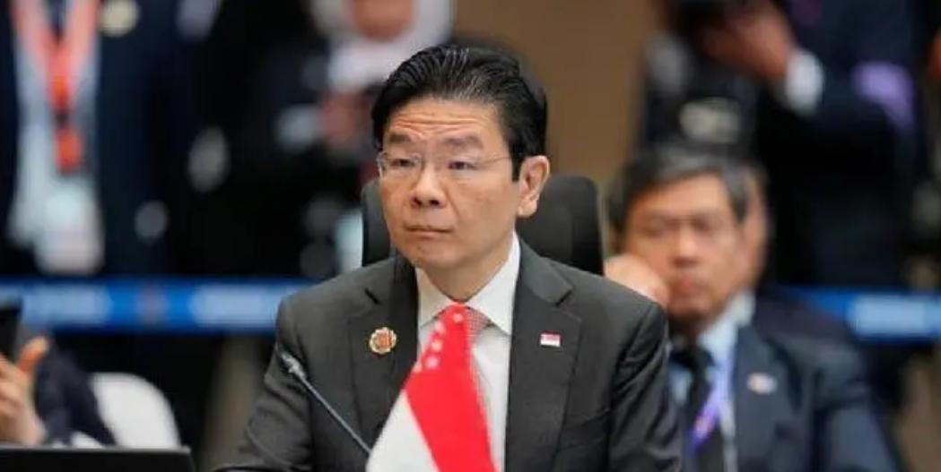 这就叫“回旋镖”扎自己身上了！黄循财刚想替日本卖个惨，劝咱们大度点，结果新加