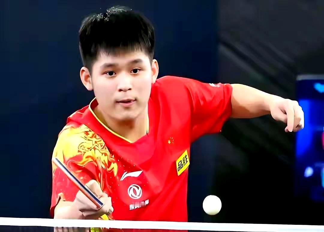 国乒毫无悬念完胜中国香港队。莎头组合毫不手软地横扫了对手，小石头林诗栋更