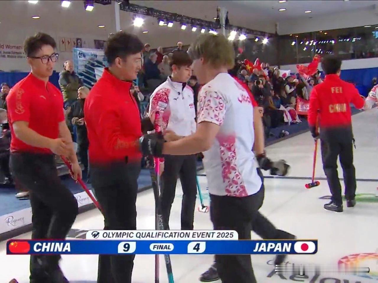 真解气！男子冰壶进军米兰!中国9:4，日本主动握手言负...冰面上的国际象棋，