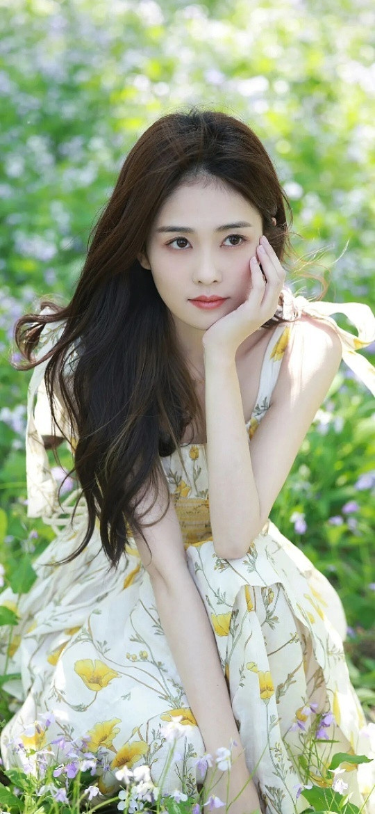 白鹿视首登春晚为珍贵机缘谁懂啊！白鹿首登春晚，真的是双向奔赴的珍贵机缘。这不仅是