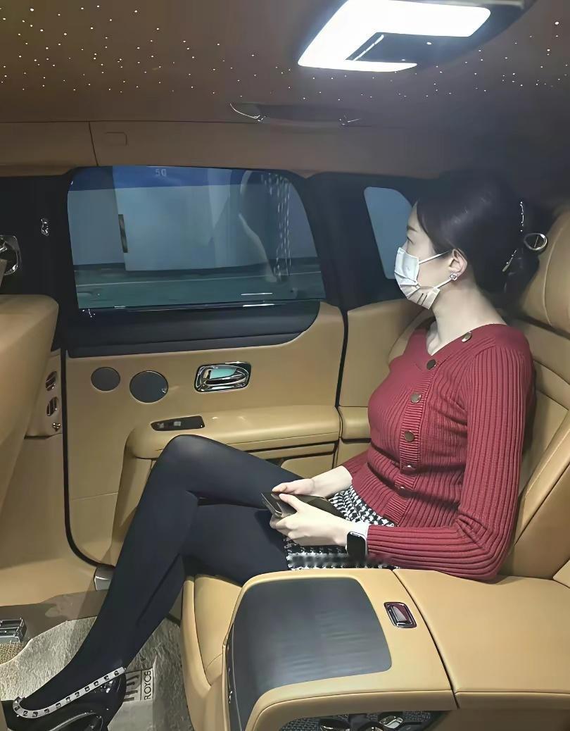 寒窗苦读十几载，毕业上班后出卖自己的体力、脑力，甚至还要牺牲家庭、透支健康，坚持