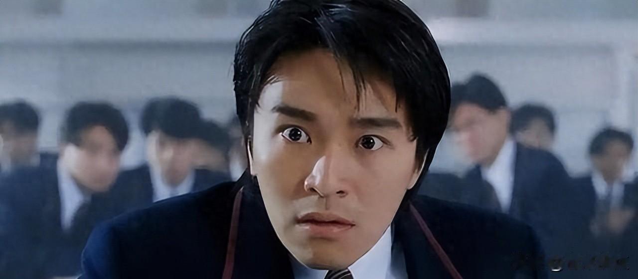 港产片衰落了，周星驰硬扛向家三十年，他到底图什么？周星驰没低头，这事真不是吹的