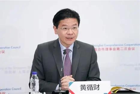 新加坡总理年薪直接涨到360万新币，折合人民币近1900万！9月8日，黄循