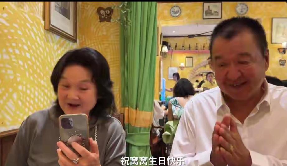 44岁高云翔近况曝光！开宝马接女儿酒窝，颜值依旧能打超帅气