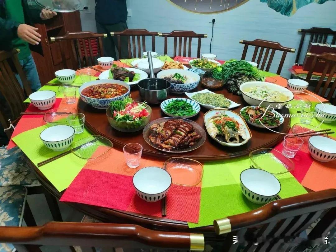 现在的吃喝风确实少多了近来，随着八项规定学习的不断深入，诸多的督导