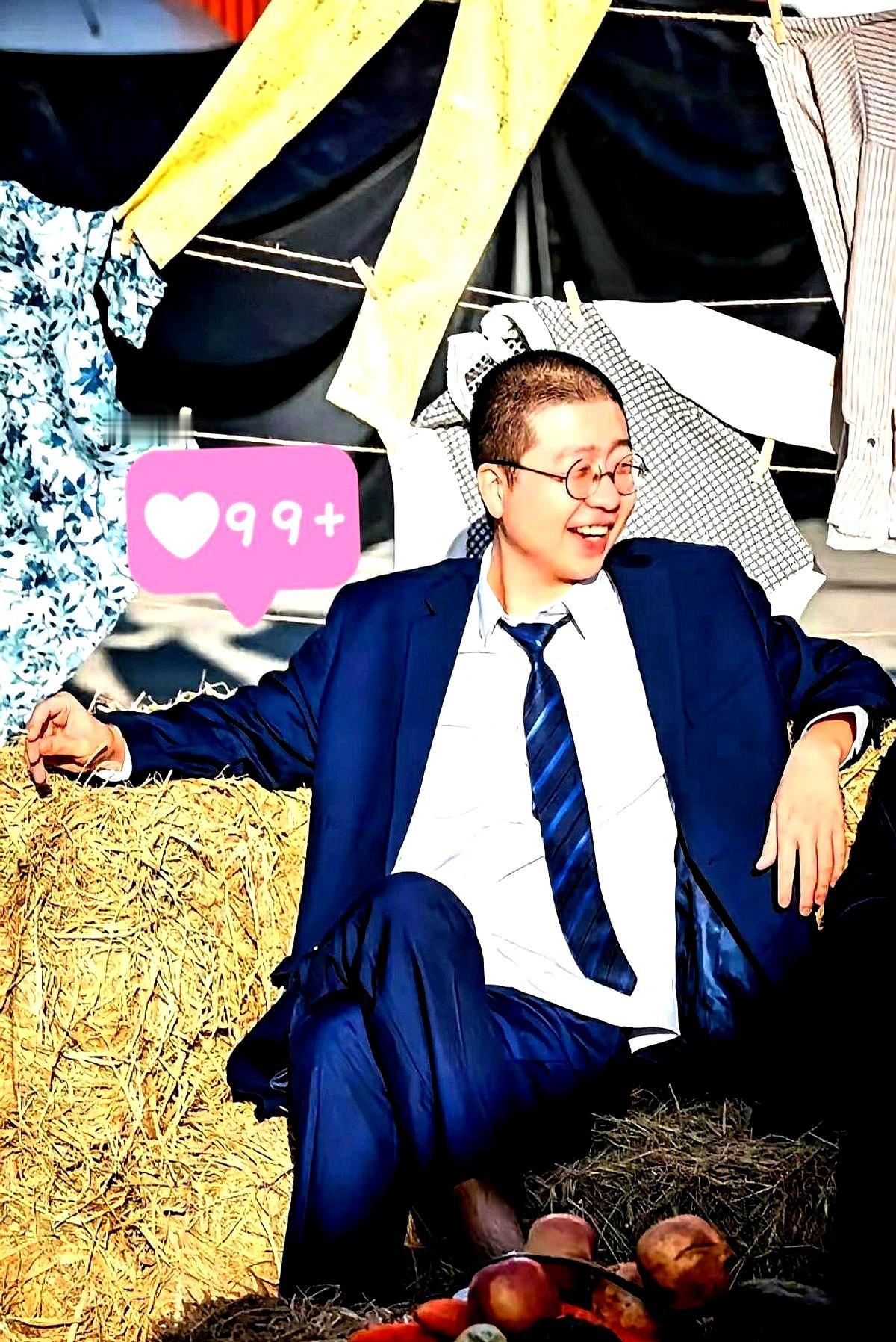 李诞那张嘴真是开了光，之前他聊“社会化”被吐槽太圆滑，结果最新官方数据直接来了一