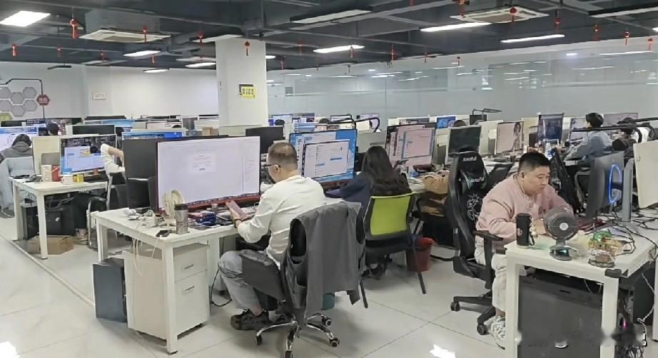 过分了吧，背调联系人居然写自己的妈妈[笑着哭]今天背调了一个公司拟录用的候选人，在