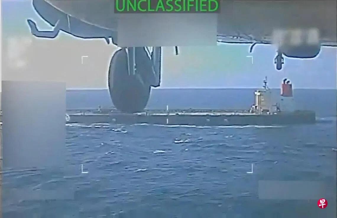 很多人会问，美国为什么这次没有直接对委内瑞拉动用军事力量，而是选择先扣押油轮？